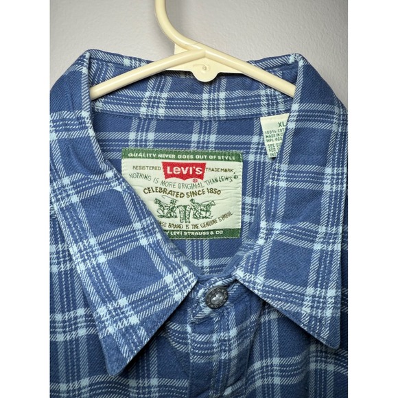 Levi's Men's XL Blue Plaid Flannel Classic Casual Style - Picture 4 of 6